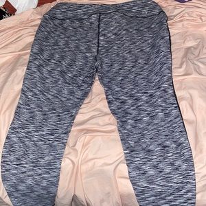Torrid active black and white print  leggings